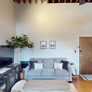 https://the-basecamp.top-hotels-in-savannah.com